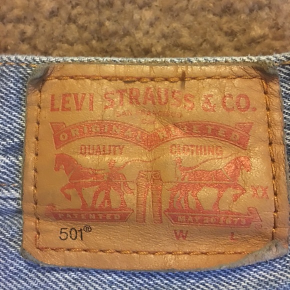 Levi’s vintage cut off shorts. Size W26. - Picture 3 of 4